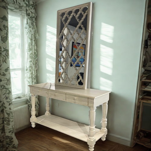 Three drawar chaster with Mirror