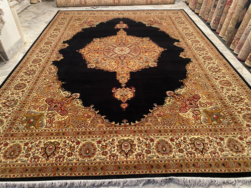 Royal Medallion Black